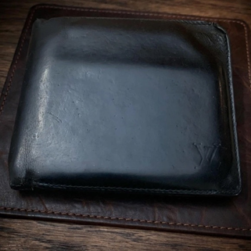 LOUIS VUITTON Bifold Wallet Black Leather - Picture 1 of 7